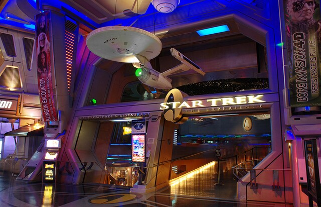 PHOTOS 'Star Trek The Experience' 20th Anniversary